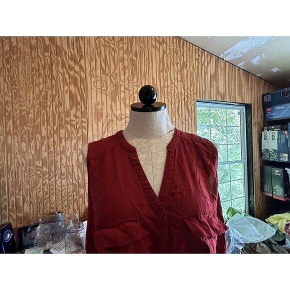 Torrid Cherry Red Sleeveless Front Tie Blouse Size 1 (1X) Thin Button Down - Picture 3 of 8